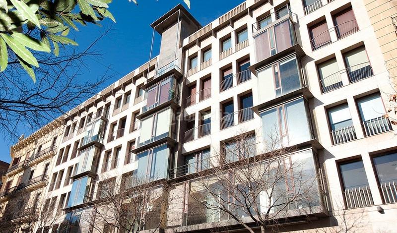 Foto e40e4868-99f9-4bc8-8055-6de043bfe9cf. Rent office space with heating parking in Dreta de l´Eixample Barcelona