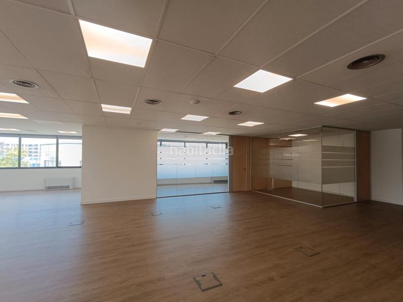 Foto b1426452-b35a-4876-bf6a-c463c1e240fd. Alquiler oficina en La Marina del Prat Vermell Barcelona