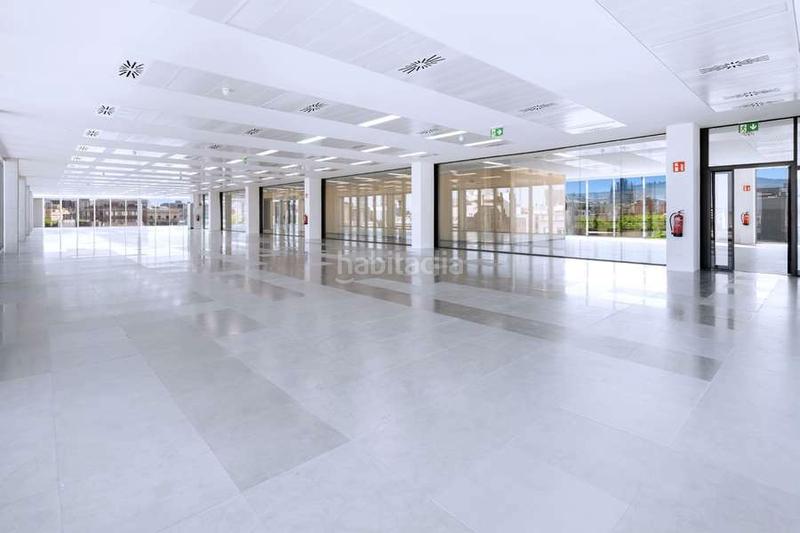 Foto 798dbbea-8eae-4f5b-beda-54ae6929641e. Location bureau avec chauffage parking dans El Parc i la Llacuna del Poblenou Barcelona