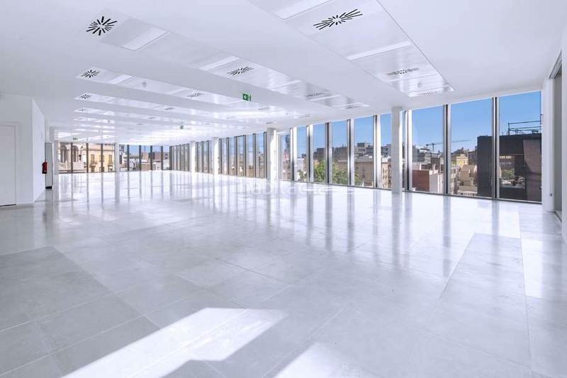 Foto ab81aba0-767c-43b4-8ebd-dac34d38a348. Location bureau avec chauffage parking dans El Parc i la Llacuna del Poblenou Barcelona