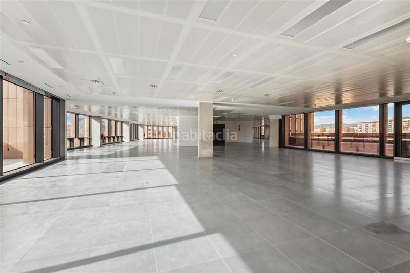 Foto 065a6a2d-a61c-48e8-b546-5bef8013bf5b. Rent office space with heating in Provençals del Poblenou Barcelona