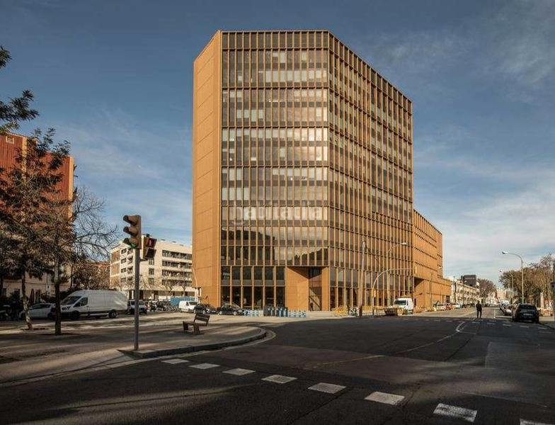 Foto c01c5cba-313f-4e87-94e5-beeed72594c3. Rent office space with heating in Provençals del Poblenou Barcelona