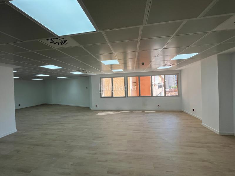 Foto f496641a-159a-4eda-83be-e15a12c9eb6c. Alquiler oficina en Barri de les Corts Barcelona