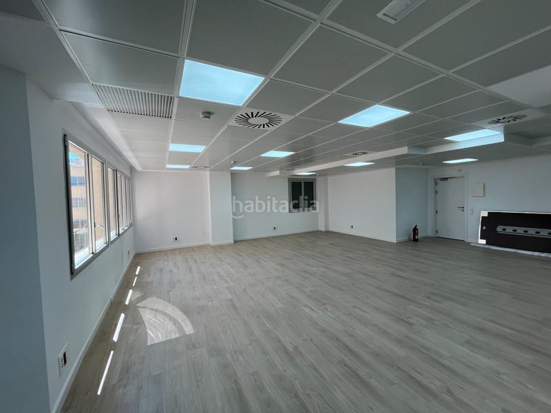 Foto 56ce18c2-3766-4277-9722-b4dcbd6b5c57. Affitto ufficio con riscaldamento parcheggio in Barri de les Corts Barcelona