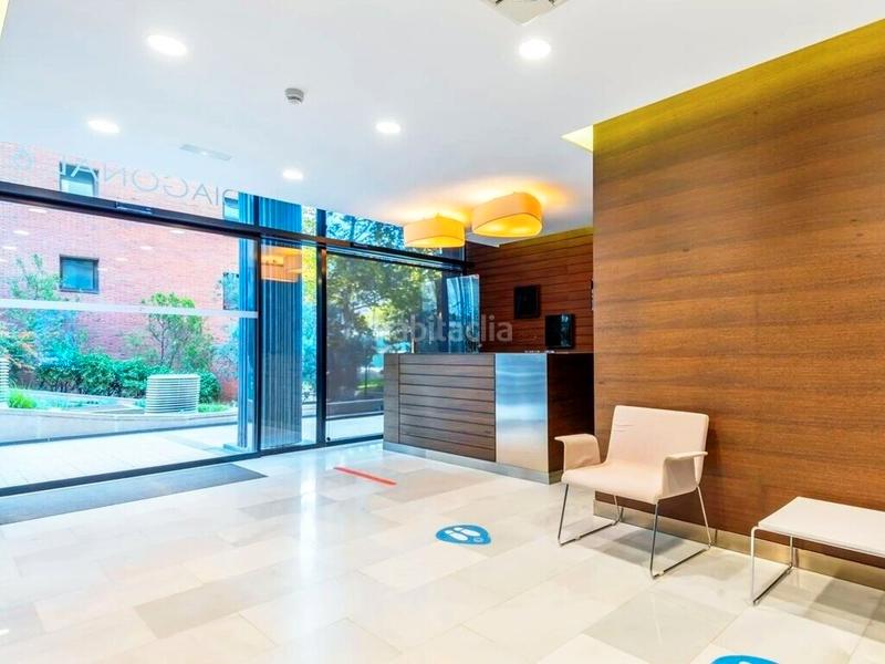 Foto d12a5380-c807-4102-bf72-9c59cb8799c6. Lloguer oficina amb calefacció a Barri de les Corts Barcelona