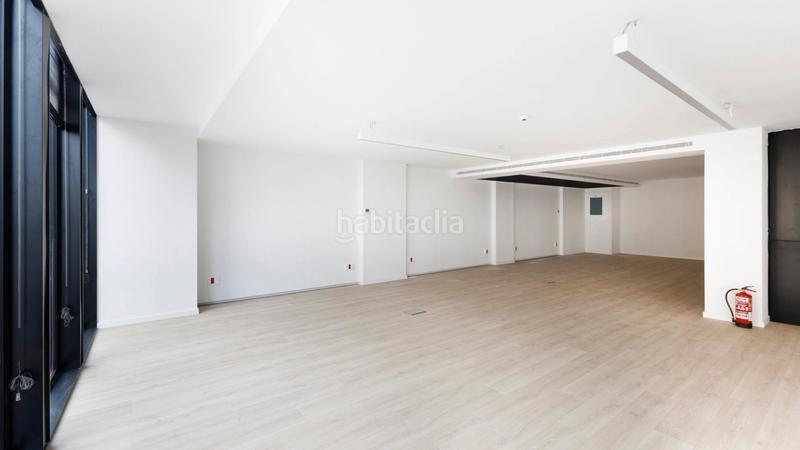 Foto 14b66156-3ed0-4e4c-9036-e0601ea0aab9. Rent office space with heating parking in L´Antiga Esquerra de l´Eixample Barcelona