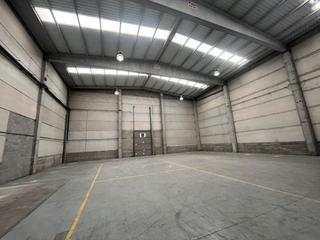 Miete Fabrikhalle  Carrer de sant josep. Nave industrial con muelle de carga en sant feliu de llobregat