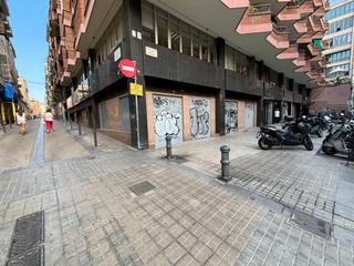 Locale commerciale in Travessera de gràcia 117