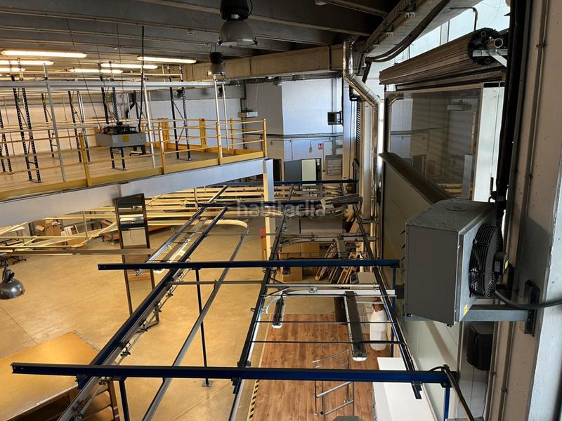 Foto 3a94cc16-56c3-4a66-a5a7-2f798ed452fe. Bâtiment à usage industriel avec chauffage dans Gràcia Sabadell