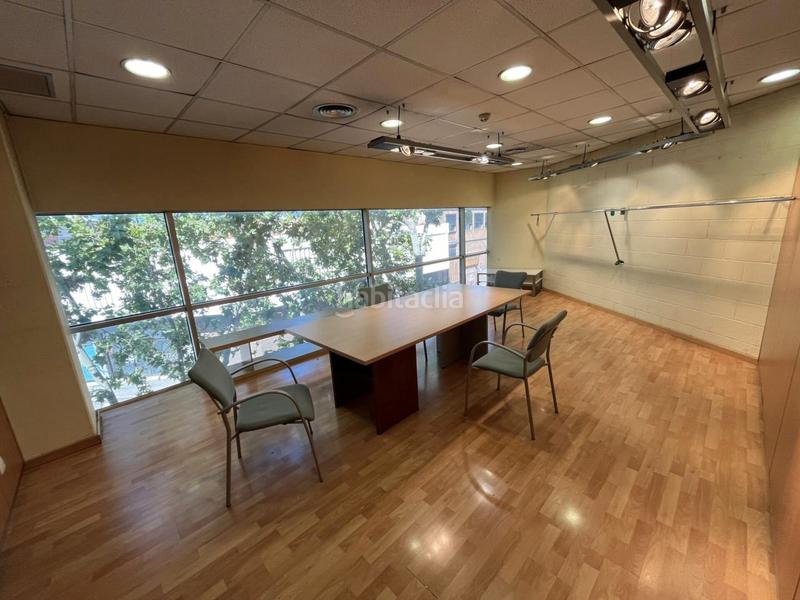 Foto 5ce342b6-e2c3-4a3d-b165-e450487256f9. Bâtiment à usage industriel avec chauffage dans Gràcia Sabadell