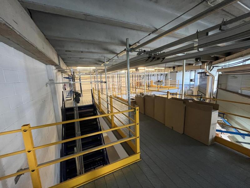 Foto 95791e56-8ae2-408e-a9e2-5db9c5931027. Bâtiment à usage industriel avec chauffage dans Gràcia Sabadell