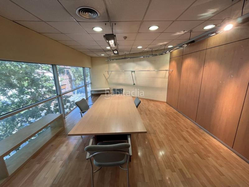 Foto ad98ac8c-dc5d-4630-8a0b-105b7a9326af. Bâtiment à usage industriel avec chauffage dans Gràcia Sabadell