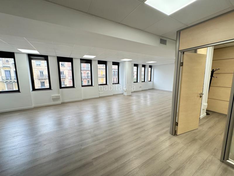 Foto 223af286-ac5e-4a37-8259-993e7b72ed12. Miete büro mit heizung parking in L´Antiga Esquerra de l´Eixample Barcelona
