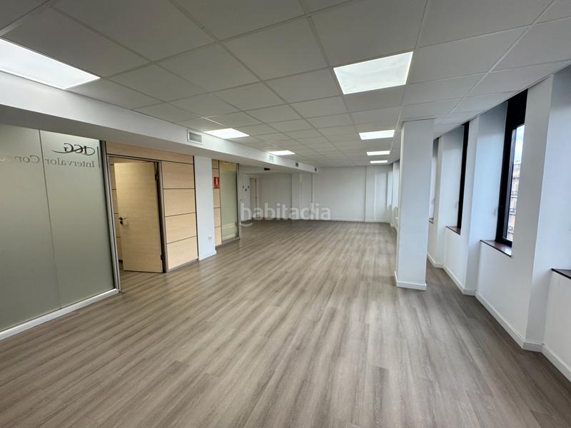 Foto 2188426c-fde4-4f12-95b1-f984737defa7. Rent office space with heating parking in L´Antiga Esquerra de l´Eixample Barcelona