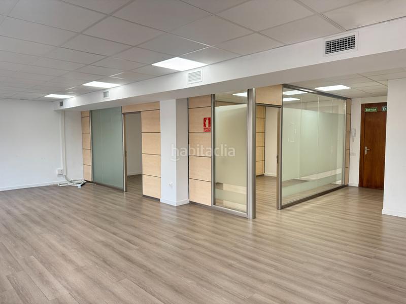 Foto 31af313d-0b91-449c-b5cb-ce6a72cacbdc. Rent office space with heating parking in L´Antiga Esquerra de l´Eixample Barcelona