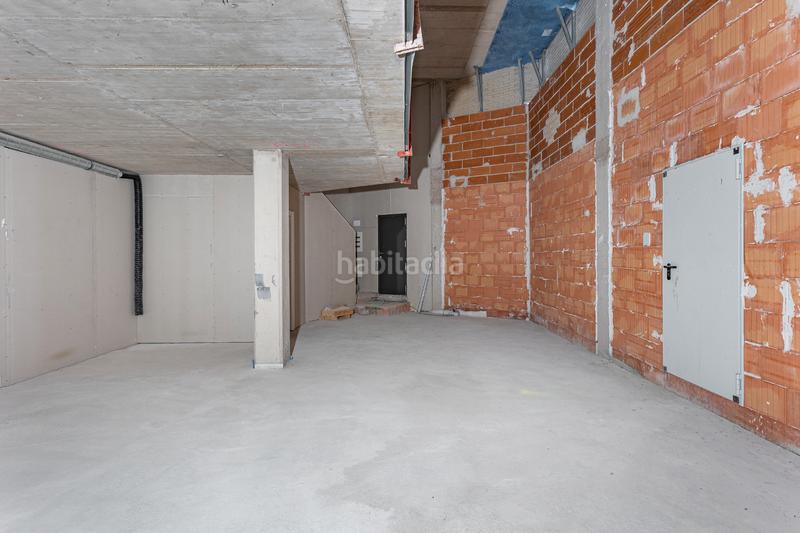 Foto 6b5f4f42-0ab8-497f-801b-29e79e3bd0cb. Location local commercial dans Sant Andreu de Palomar Barcelona