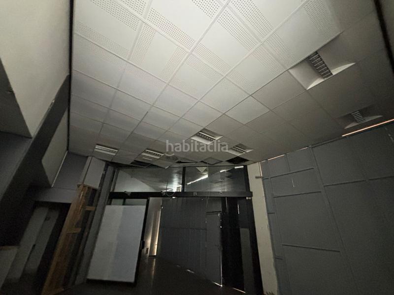 Foto f9a1c94c-6f95-4344-820c-22b5110f87ba. Local comercial en carrer de calderón de la barca 106 en Barcelona