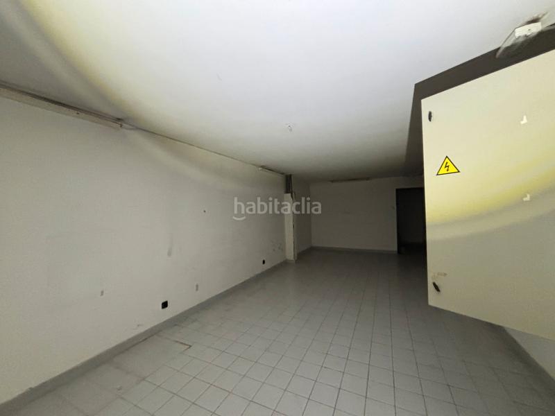 Foto a97a09fb-1bf4-4f70-82e0-491cba0a586b. Local commercial dans carrer de calderón de la barca 106 dans Barcelona