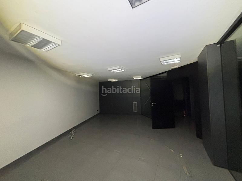 Foto fcea409b-bc28-4202-ab3a-e9d1fb4c75f5. Locale commerciale in carrer de calderón de la barca 106 in Barcelona