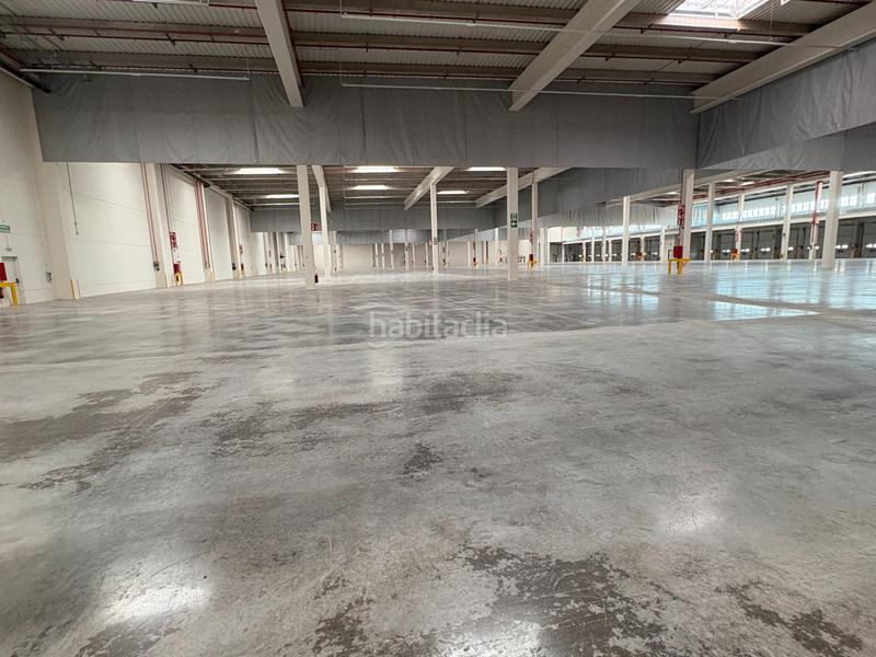 Foto 3199ddd5-3bee-4776-83fe-33bfabe22bc4. Alquiler nave industrial en Castellbisbal