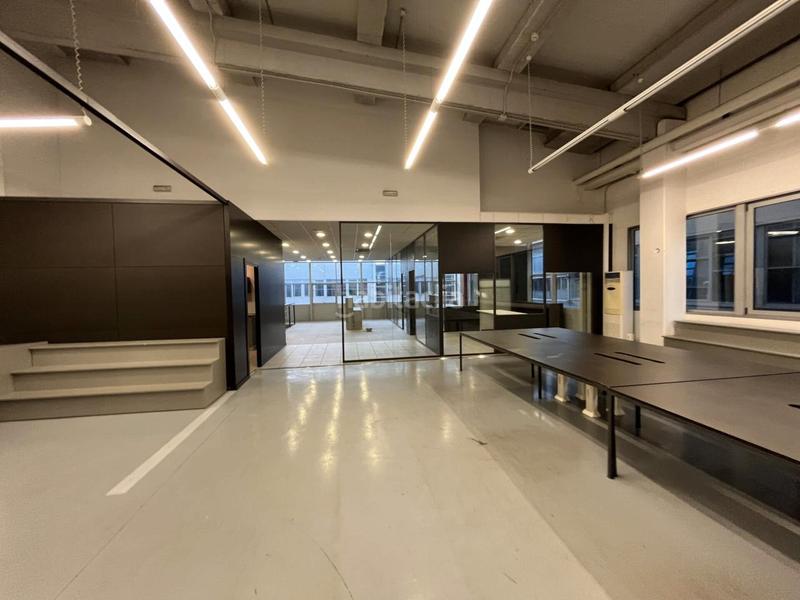 Foto 0554775c-19a2-4ef4-a0b2-0fd0f3d00cb2. Location bâtiment à usage industriel avec chauffage dans Badalona