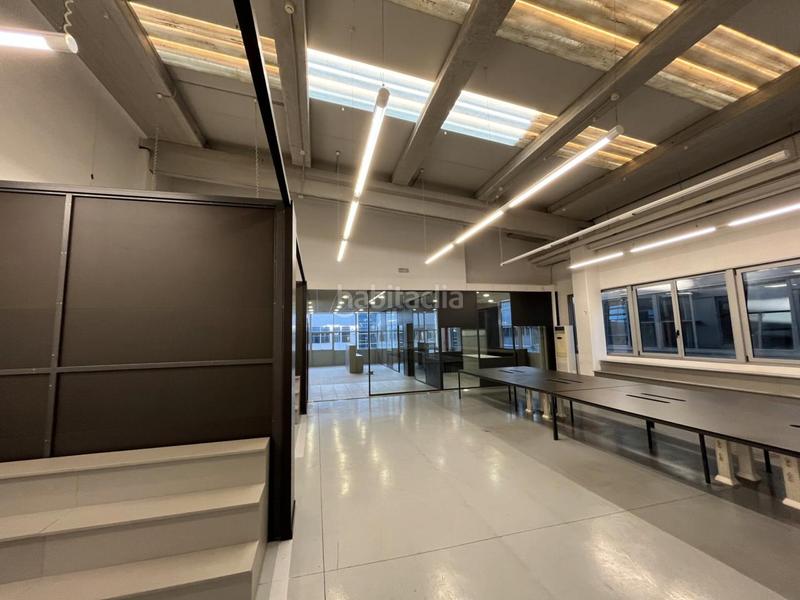 Foto 2fb92cb1-dd08-426d-95d2-35faa63d6a67. Location bâtiment à usage industriel avec chauffage dans Badalona