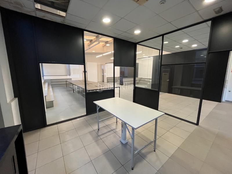 Foto 56fe0742-d03f-4aac-83ae-8f2c097f0a7c. Location bâtiment à usage industriel avec chauffage dans Badalona