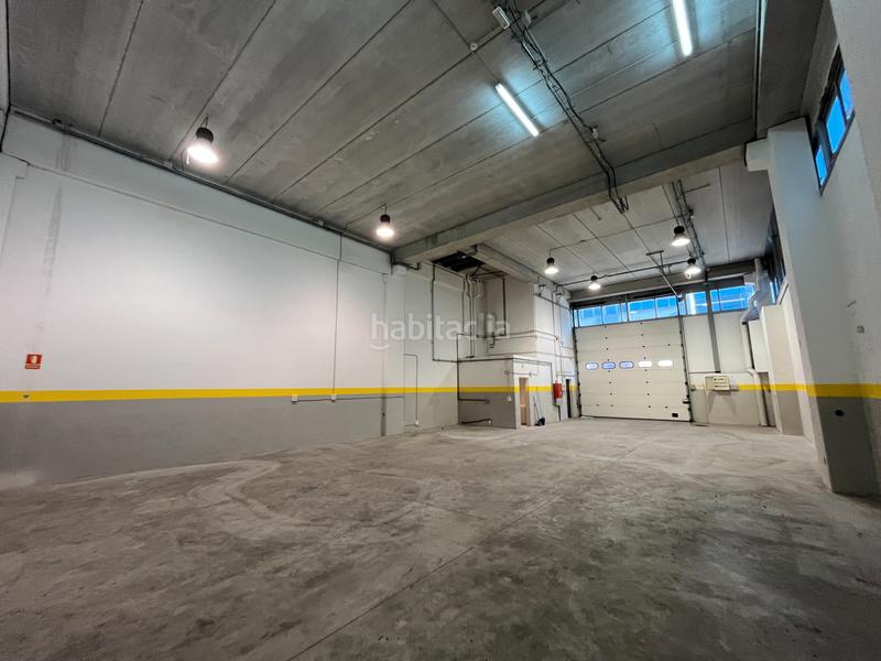 Foto 18032df3-a2e6-426e-be71-b4733a539a52. Miete fabrikhalle mit heizung in Port Badalona