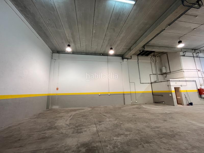 Foto b3233d24-177a-4a7b-af5d-84a7cbe33a48. Miete fabrikhalle mit heizung in Port Badalona