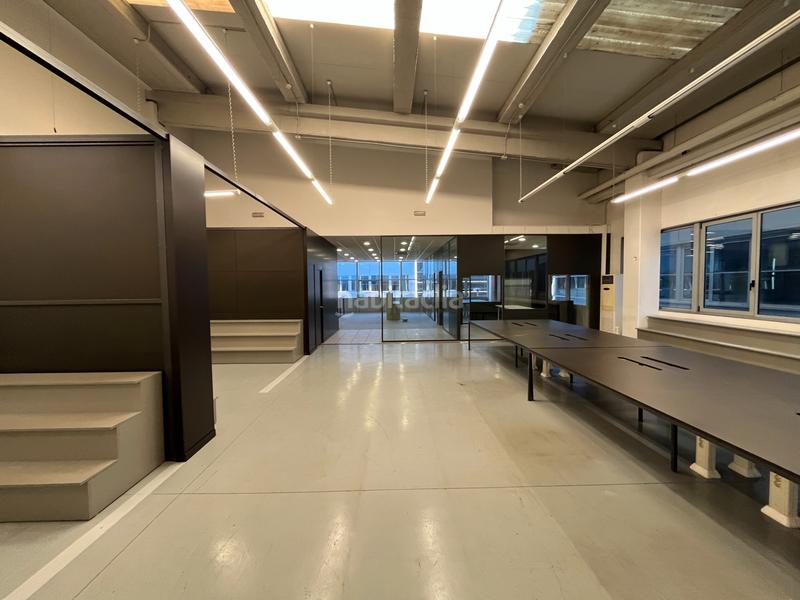 Foto e3cd8233-8280-4512-8ed9-febc8306f8c0. Miete fabrikhalle mit heizung in Port Badalona