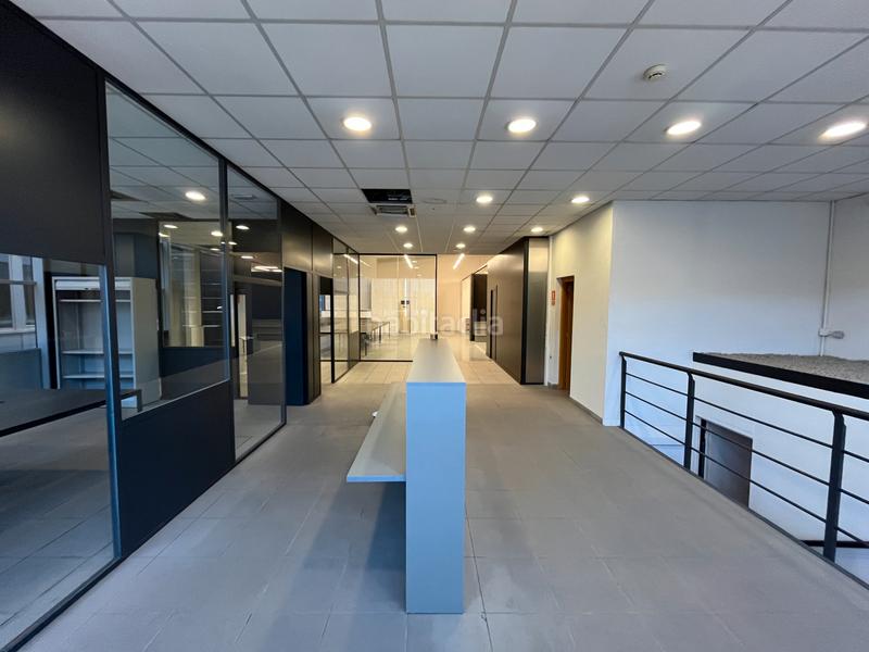 Foto 6aeabc28-daab-4dae-9279-f8798012e39f. Lloguer nau industrial amb calefacció a Port Badalona