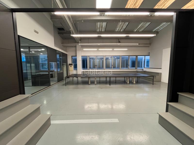 Foto c137316c-ea9c-46bf-a616-367d5a66cd30. Lloguer nau industrial amb calefacció a Port Badalona