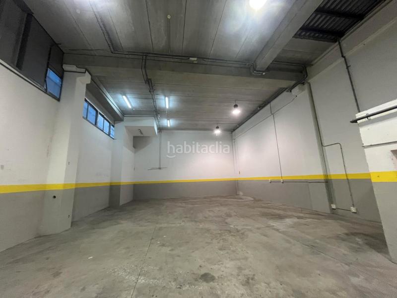 Foto faefd237-f87c-4c5a-91f1-28c3f8a501f2. Lloguer nau industrial amb calefacció a Port Badalona