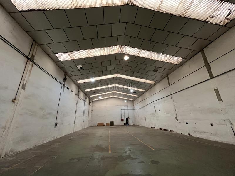 Foto 5eda5984-29af-4c04-baee-3c3678a16ea6. Rent industrial building in Molins de Rei