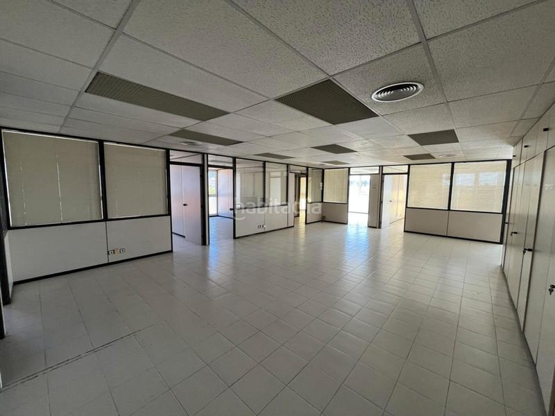 Foto c6482e23-b7ad-4fab-96e7-80bc889fe936. Rent industrial building in Molins de Rei