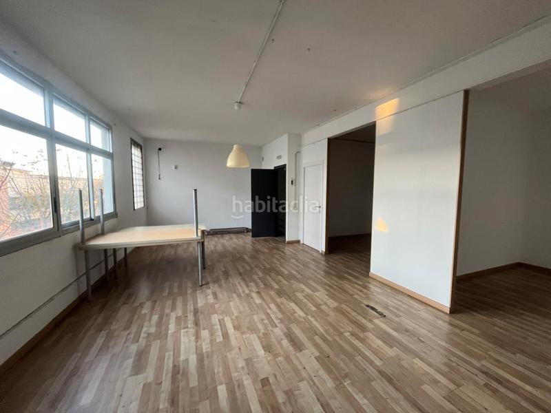 Foto d4e56d33-11a7-4caf-a3a6-1b151141d983. Rent industrial building in Centre Hospitalet de Llobregat (L´)