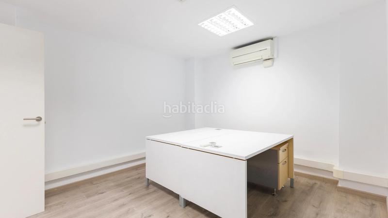Foto 17868f97-a2b3-402a-b0d2-443cf2638094. Location bureau dans Barri de les Corts Barcelona