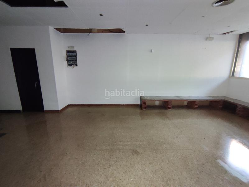 Foto 829503db-80ea-40c5-9818-08748c8a5b2f. Local comercial en Sant Josep Hospitalet de Llobregat (L´)