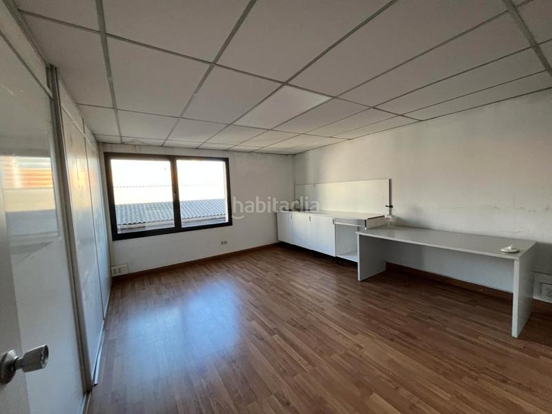 Foto 22973d9d-996c-4113-9c9e-08c15b136c7a. Miete fabrikhalle mit heizung in Molins de Rei