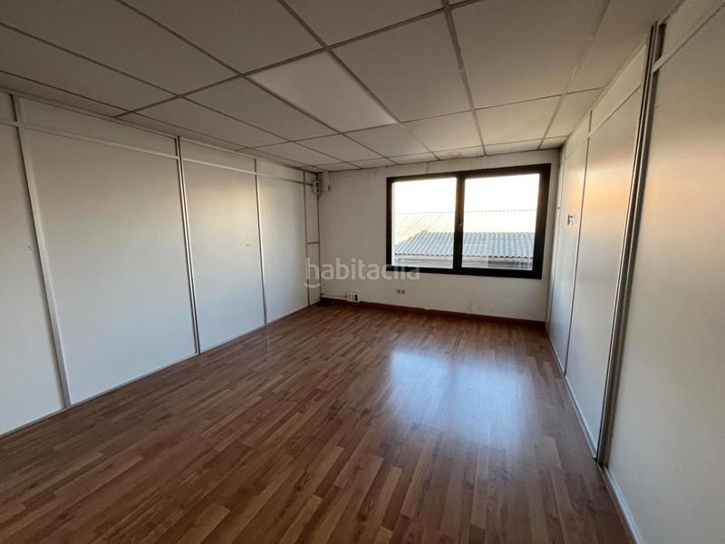 Foto 47b0067b-b7d5-4e87-8860-0a4ec7923f78. Miete fabrikhalle mit heizung in Molins de Rei