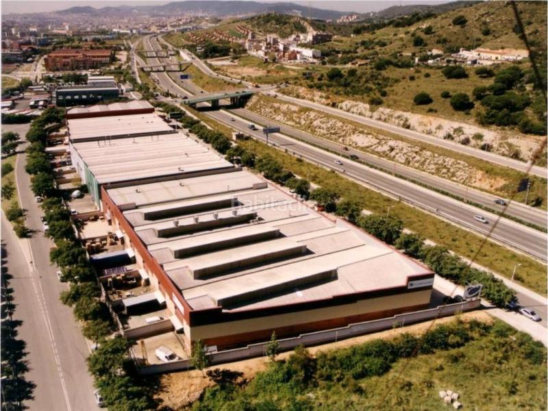 Foto 4a62602a-31c0-4cac-bdb5-bdfbb72e0e20. Location bâtiment à usage industriel avec chauffage dans Badalona