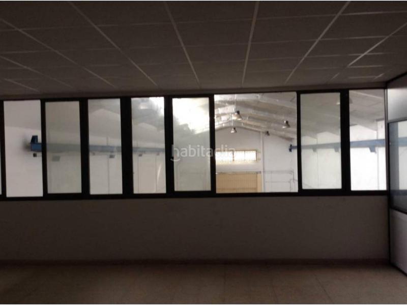 Foto 6e23c65b-525d-44a8-a4cb-56d4543b2e41. Location bâtiment à usage industriel avec chauffage dans Badalona