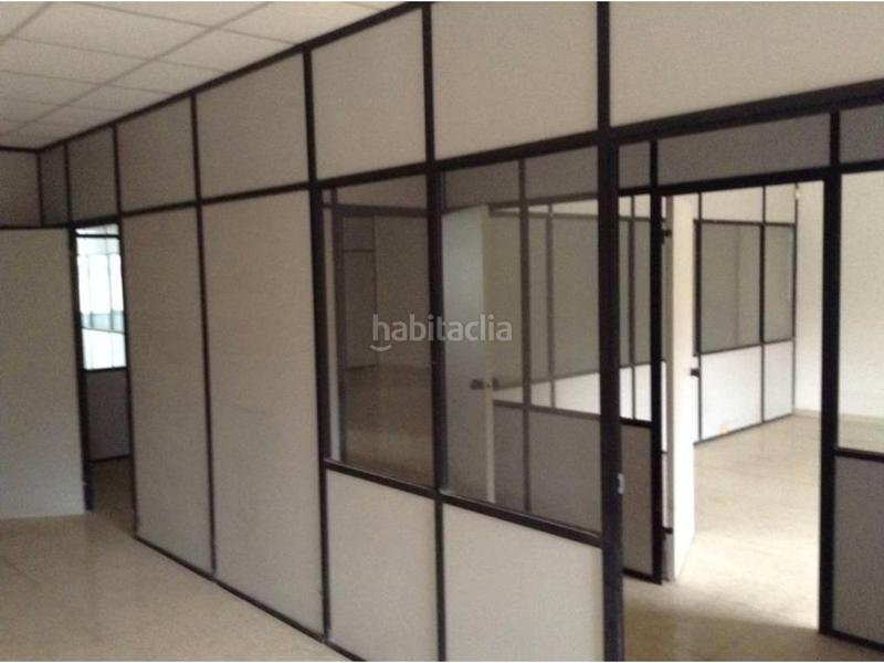 Foto 89715ec5-f4b3-4f6b-bf41-a737791f67c5. Location bâtiment à usage industriel avec chauffage dans Badalona