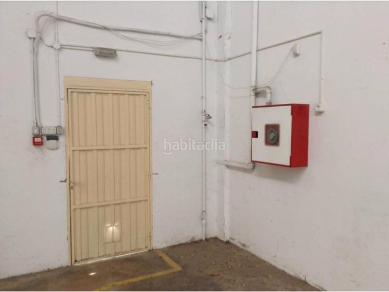 Foto 12bb2aa9-aaa6-442e-bbf9-63a37cf95a56. Affitto capannone industriale con riscaldamento in Badalona