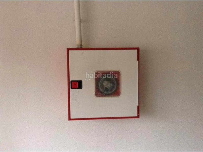 Foto be6c53d1-3dbf-40f0-b4c1-cdb919f54aeb. Affitto capannone industriale con riscaldamento in Badalona