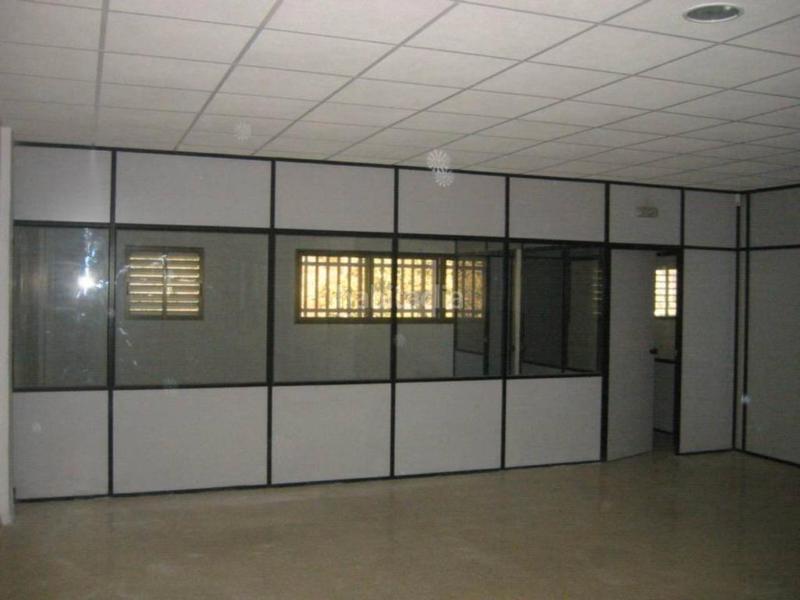 Foto 0da35cca-4513-4b9d-84fe-d9a457927c3a. Lloguer nau industrial amb calefacció a Pomar Badalona