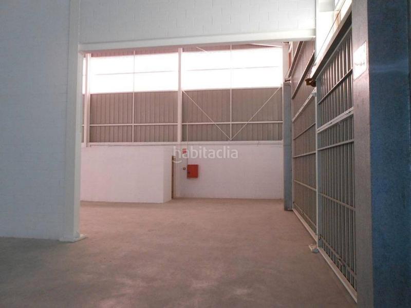 Foto 5ed0b77c-4c8c-4207-8807-3abc28d8b74a. Rent industrial building in Papiol (El)
