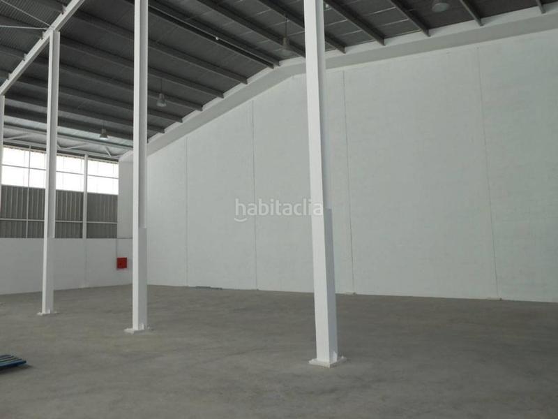 Foto 7c43aecf-b23d-4a6a-823d-b64be16938df. Rent industrial building in Papiol (El)