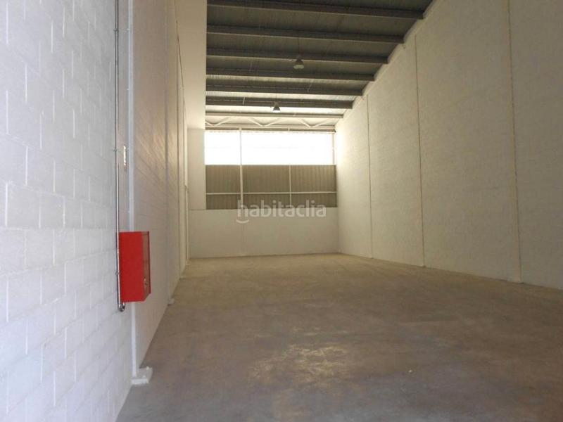 Foto 86a35a6a-1e89-4e73-af59-7f432a3e1f8c. Rent industrial building in Papiol (El)