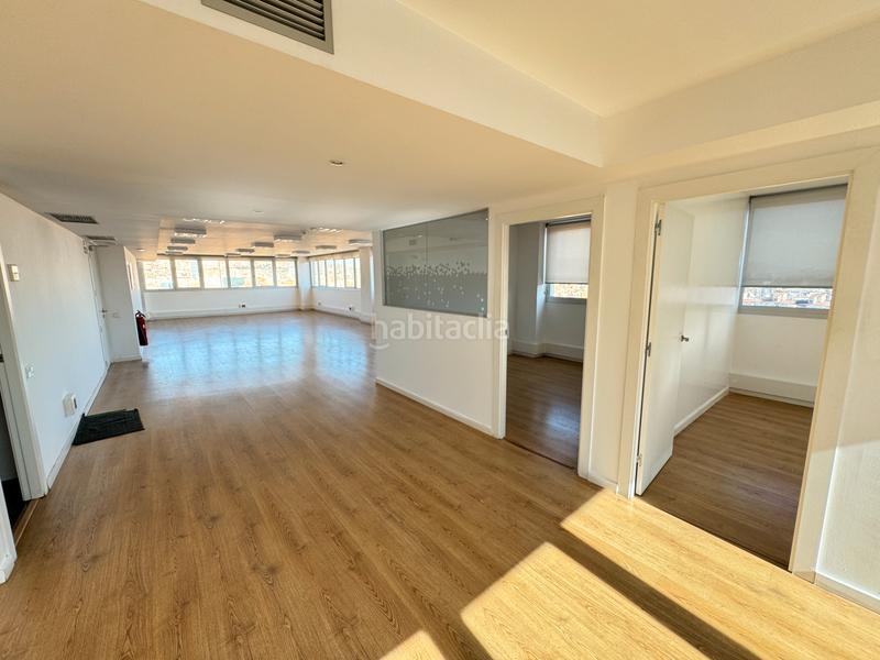 Foto e0b30ae0-5701-4397-84e2-a08374064560. Location bureau avec chauffage parking dans La Sagrera Barcelona